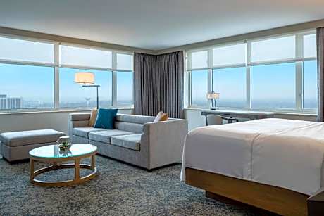 Deluxe Junior Suite - Club Level