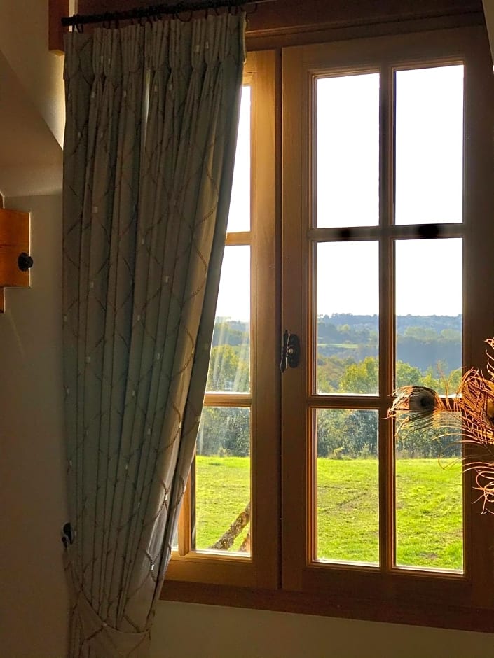 Les Cèdres du Linard, Chambres d'Hôtes B&B Near Lascaux, Montignac, Sarlat-la-Canéda, Dordogne