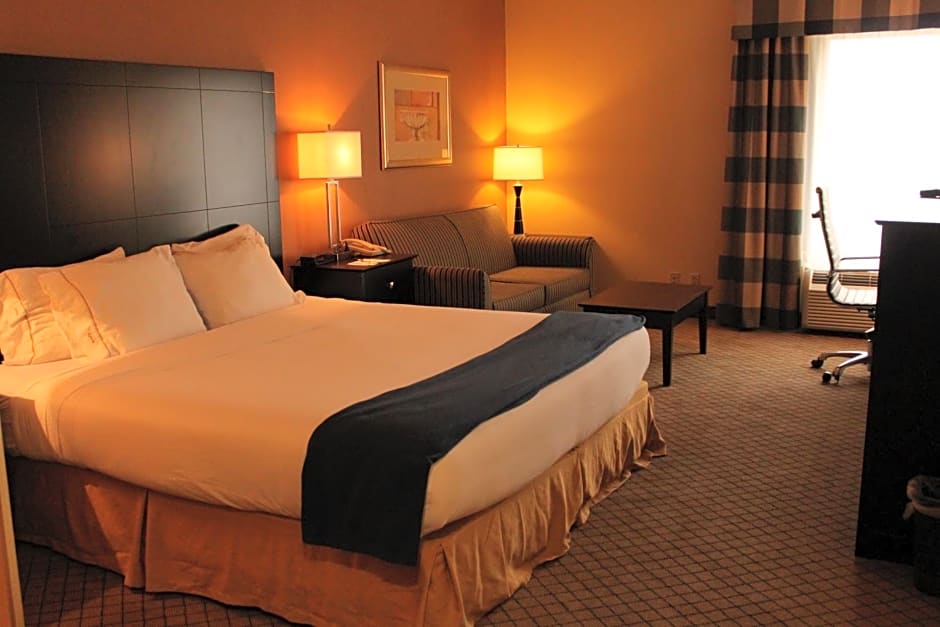 Holiday Inn Express Lewisburg - New Columbia, an IHG Hotel