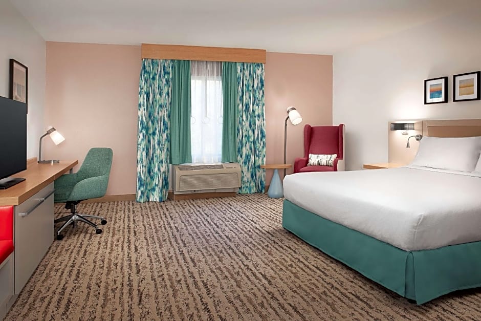 Photo 1 of 3 of 1 King Bed, Hearing/Mobility Accessible, Roll in Shower