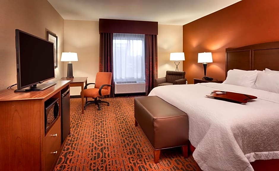 Hampton Inn Omaha/West Dodge Road, Old Mill