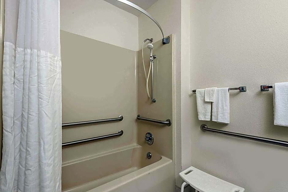 Days Inn by Wyndham Ashland