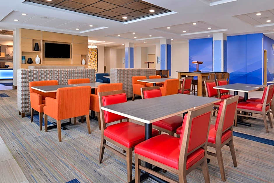Holiday Inn Express Hotel and Suites Cincinnati - Mason By IHG