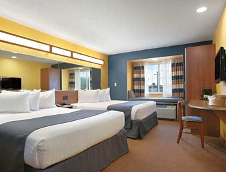 Microtel Inn & Suites By Wyndham Chili/Rochester Airport