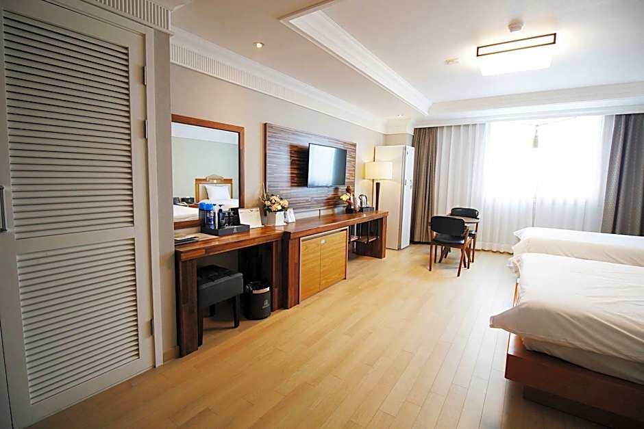 Empire Tourist Hotel