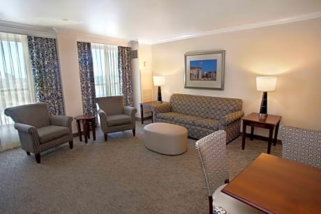 Junior King Suite- 2 Room 2 Bath- Nonsmoking