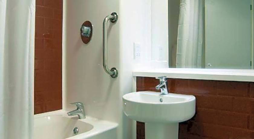 Travelodge Birmingham Fort Dunlop