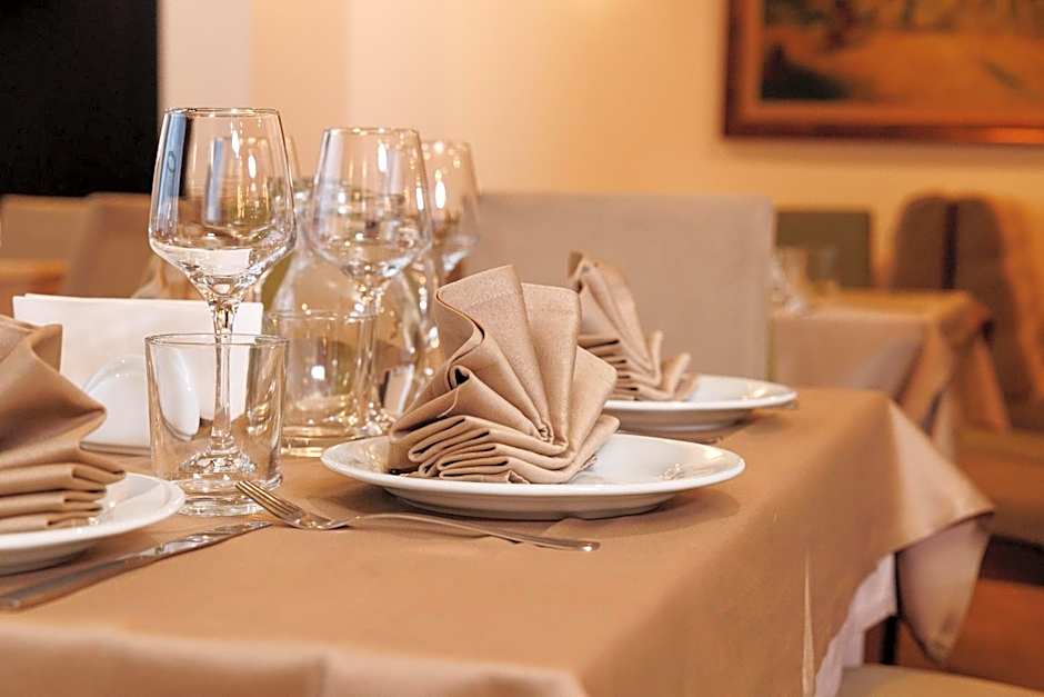 Green Wood Hotel & Spa