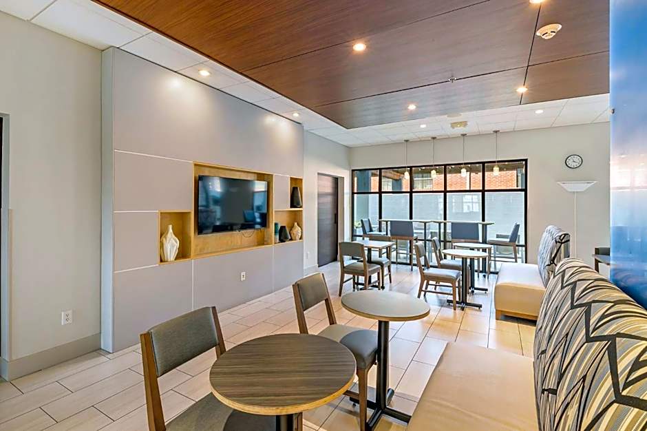 Holiday Inn Express and Suites White Hall By IHG