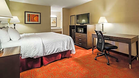 1 King Bed Non-Smoking Microwave Fridge Work Desk Wi-Fi Full Breakfast