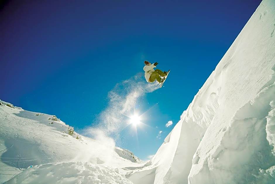 The Moorings Motel and Apartments