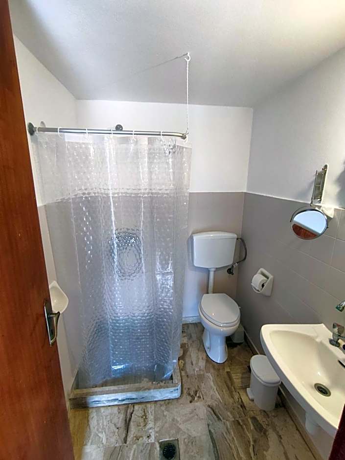 Manolis Rooms Vathys