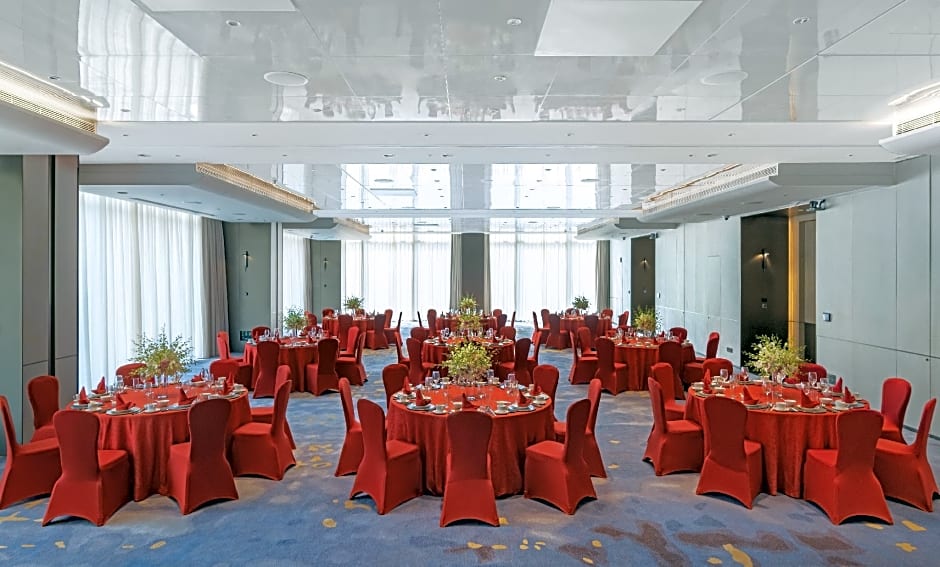 Hilton Shenzhen World Exhibition & Convention Center （Qianhai Snow World）