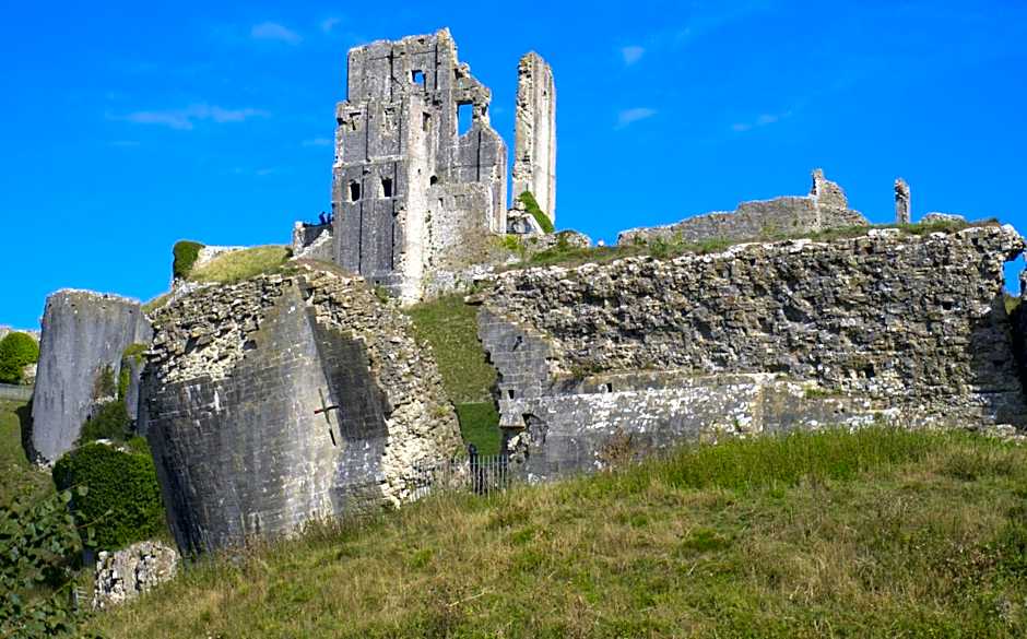 Kingston Country Courtyard