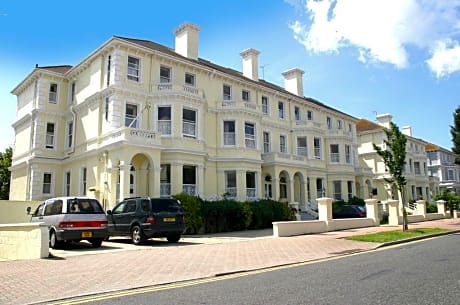 Congress Apartments
