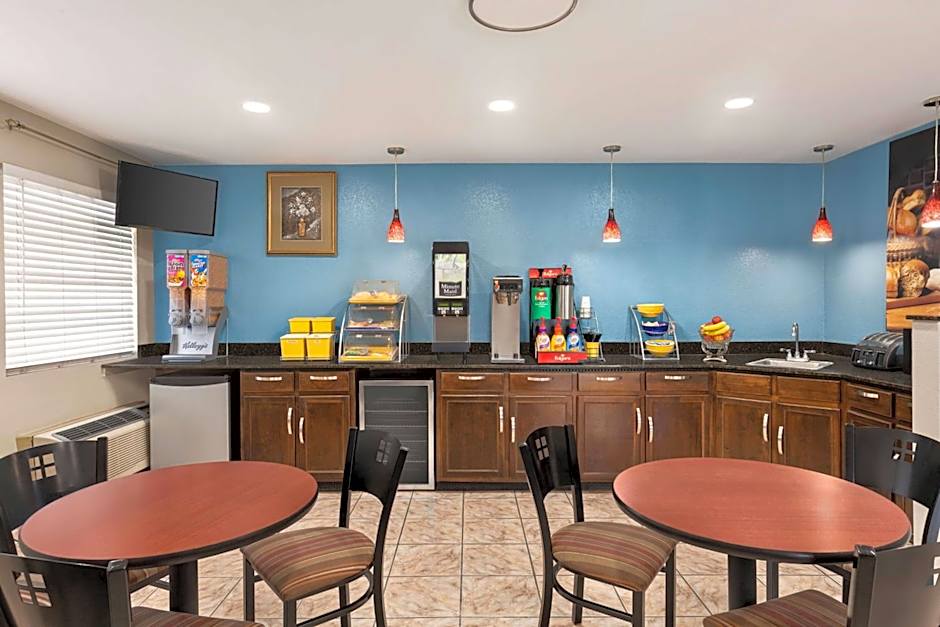 Days Inn by Wyndham Demopolis