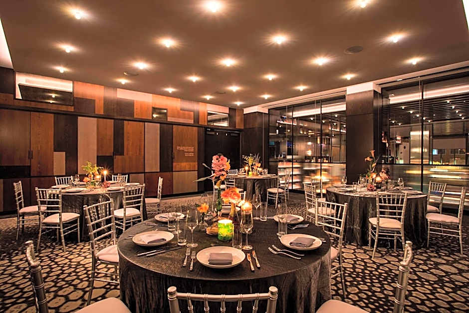 HOTEL EMC2, Autograph Collection by Marriott