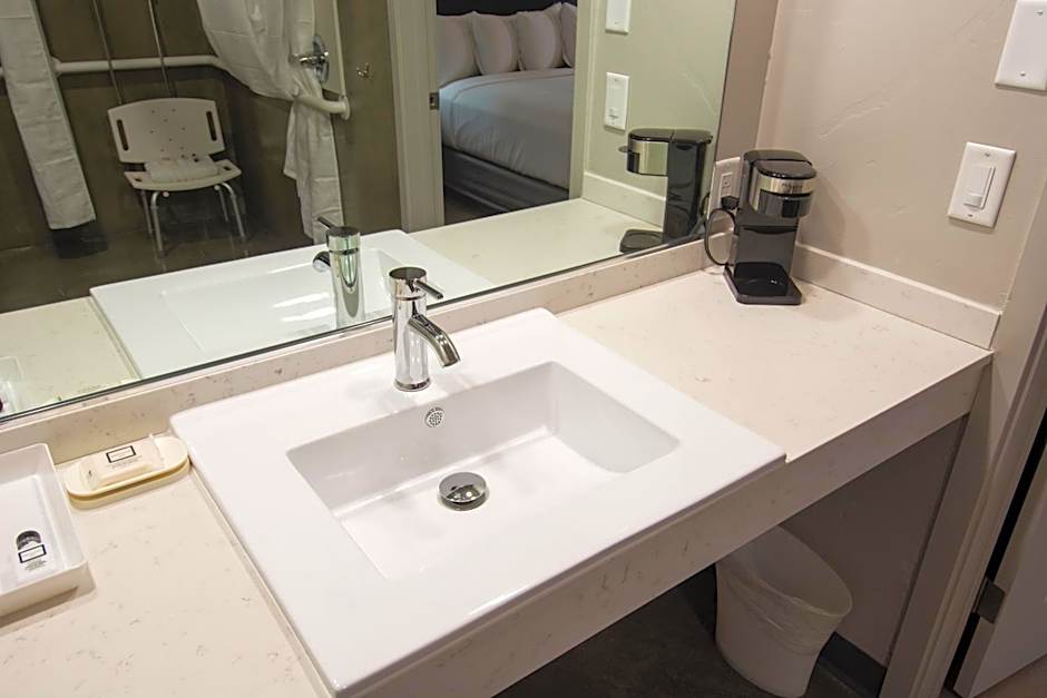 Americana Modern Hotel