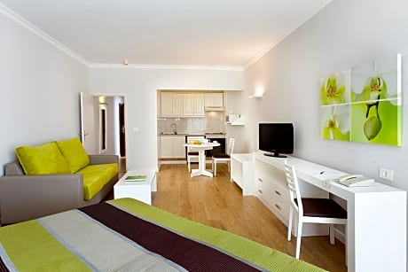 Superior Studio (2 Adults + 1 Child)