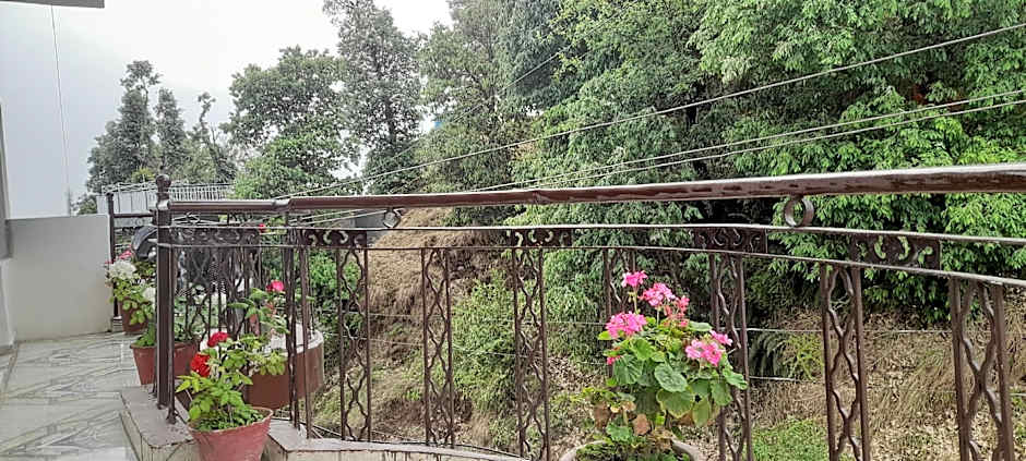 Snow Crest Inn l A Pure Veg Hotel