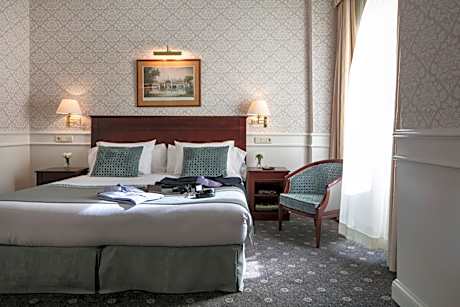 Double or Twin Room with Extra Bed