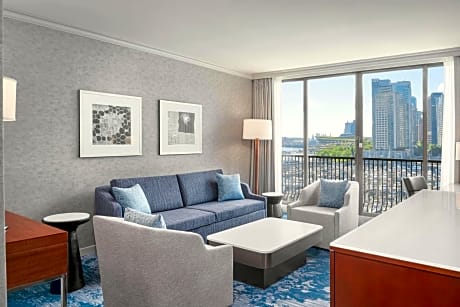 Junior Suite, 1 Bedroom, Non Smoking (1 King Bed and 1 Double Sofa Bed)