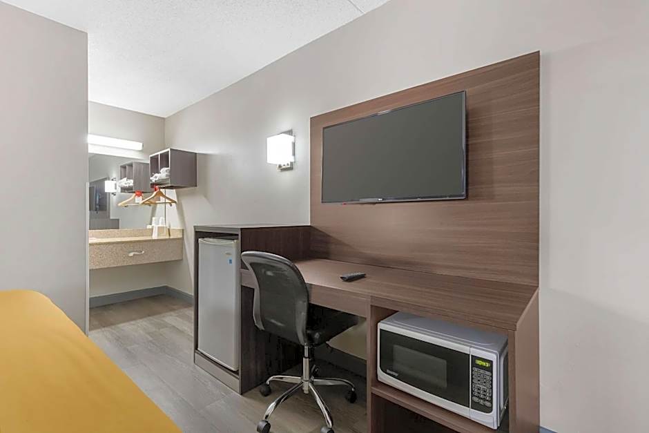 Econo Lodge Creedmoor - Butner