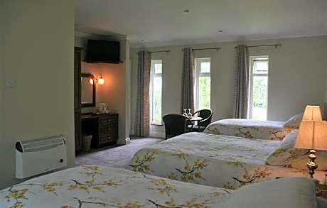 Family Room with Garden View