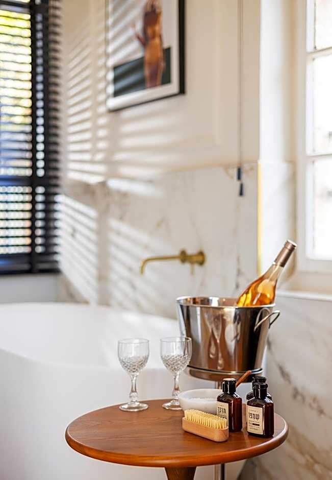 Villa Albi - Machne Yehuda Hotel