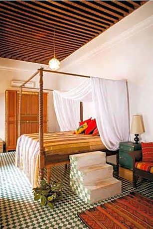 Double Room Library