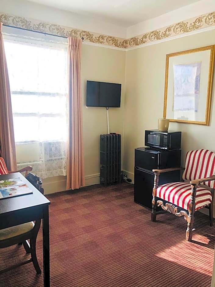 Historic Palace Hotel