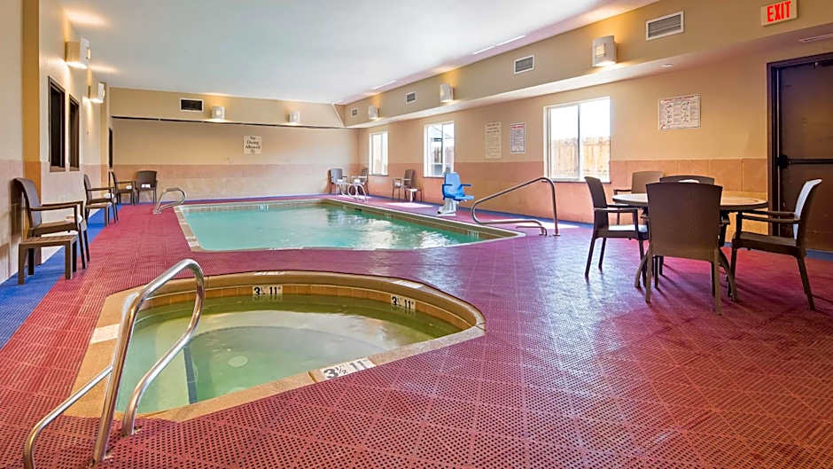 Best Western Plus Montezuma Inn & Suites
