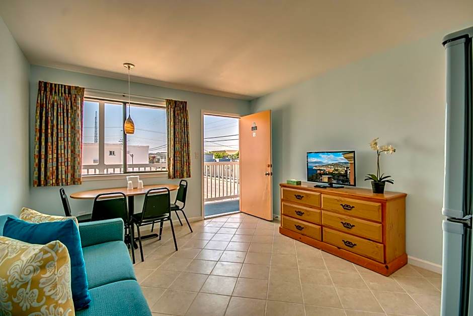 Daytona Inn and Suites