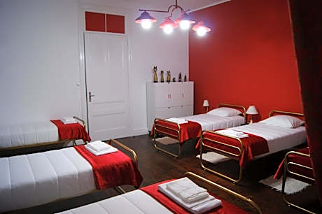 Bed in 6-Bed Mixed Dormitory Room