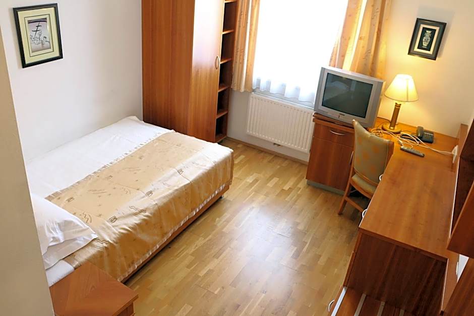 Hotel Wasserpalast - breakfast for free!!!