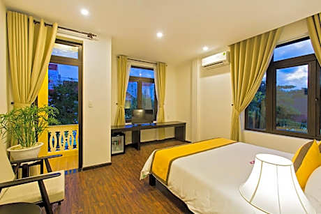 Grand Deluxe Room with Balcony