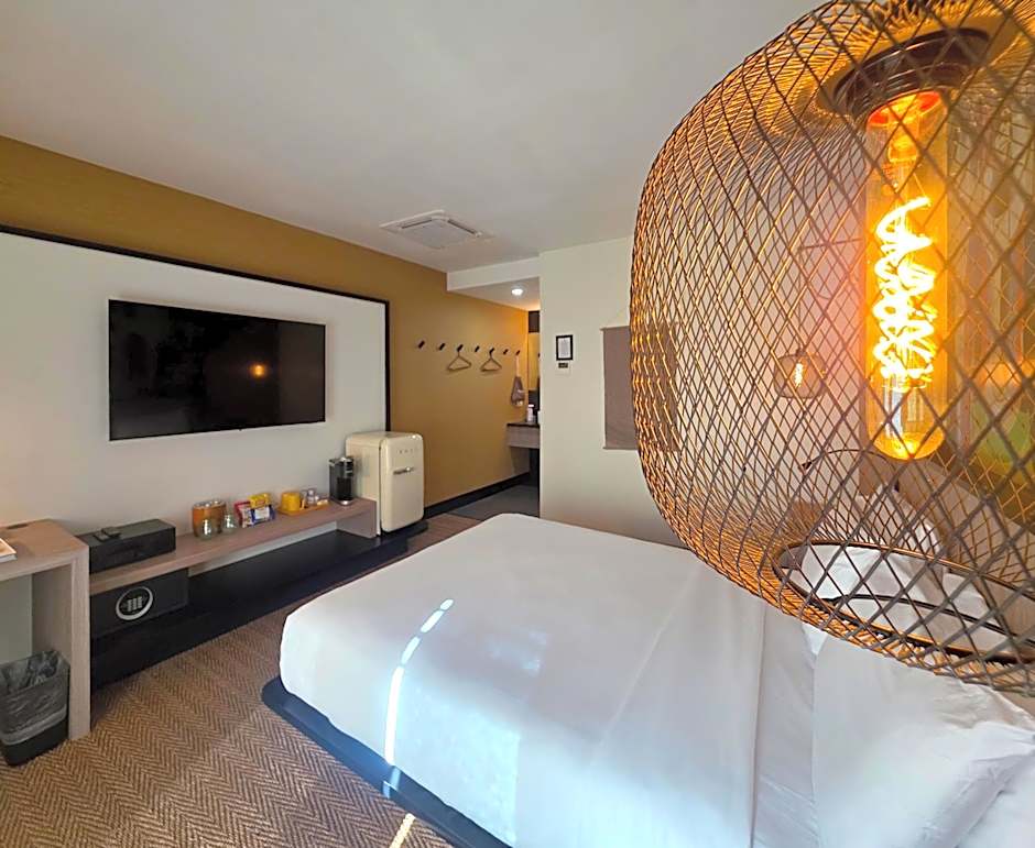Mahala - 21 and Over - A Town & Desert Boutique Hotel