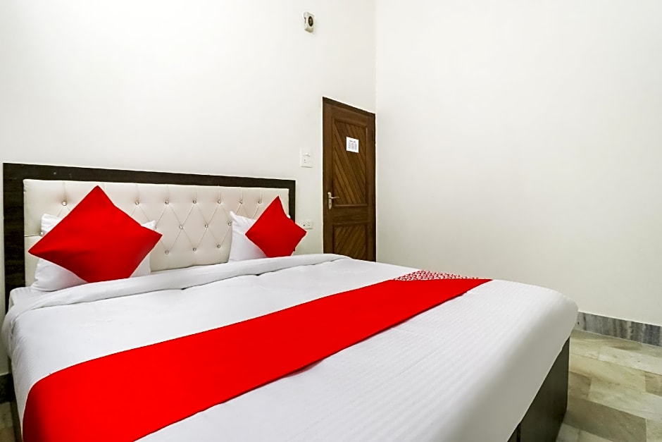 OYO 65521 Hotel Prashansha Palace