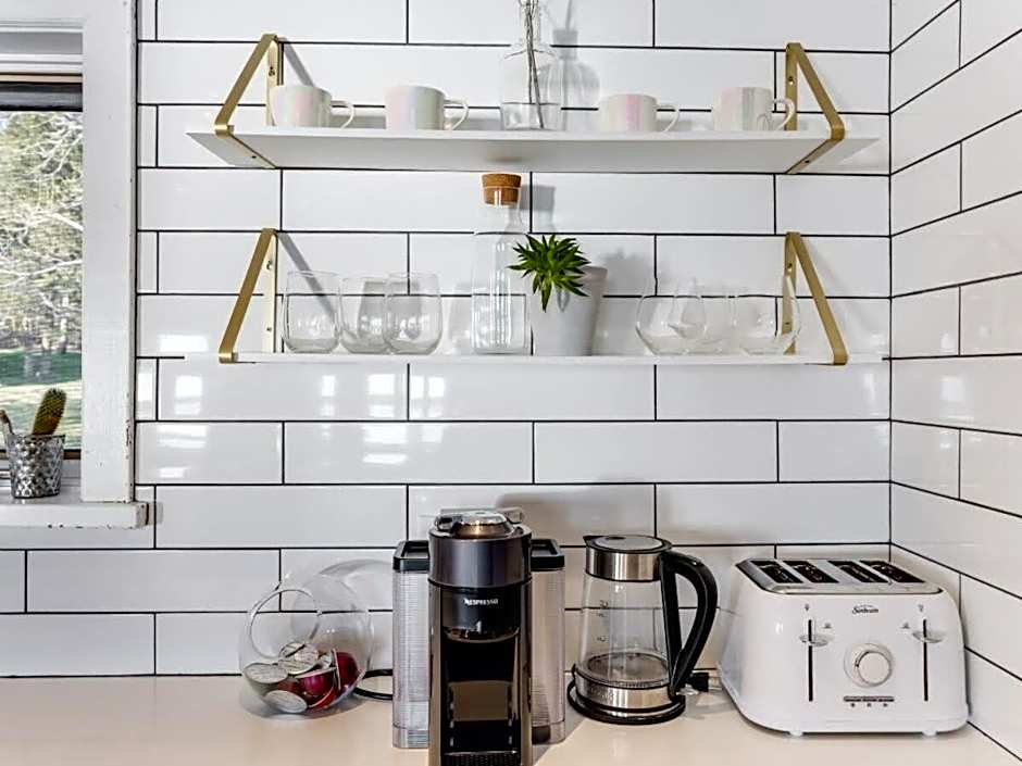 Cozy family waterfront retreat recently renovated