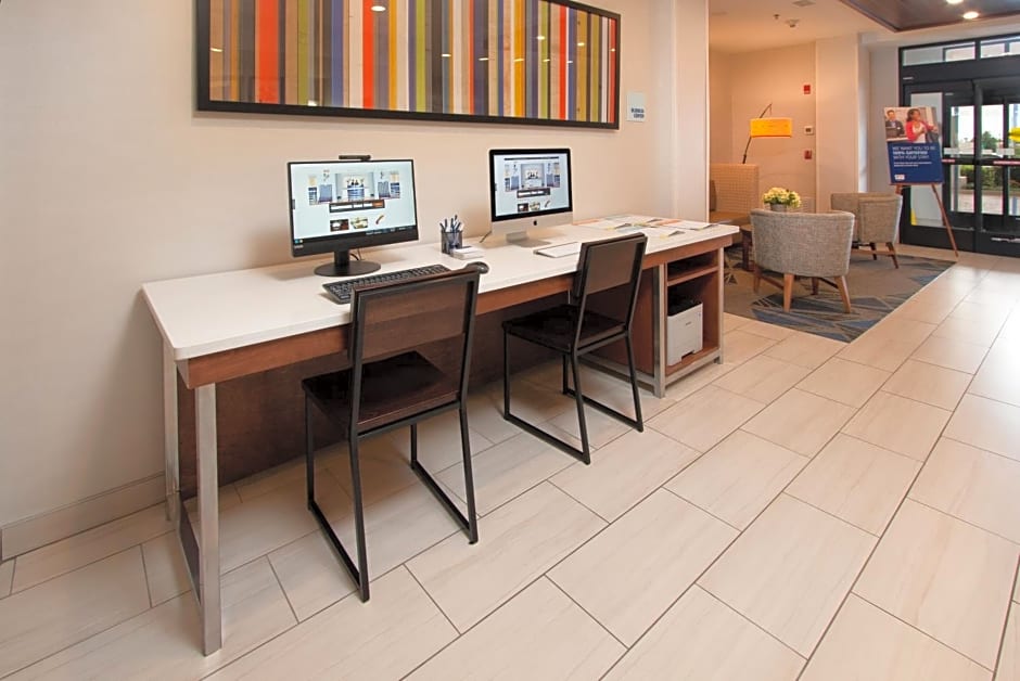 Holiday Inn Express Hotel And Suites Tupelo By IHG