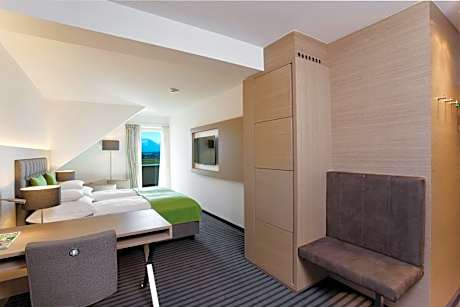 Deluxe Double Room with Mountain View