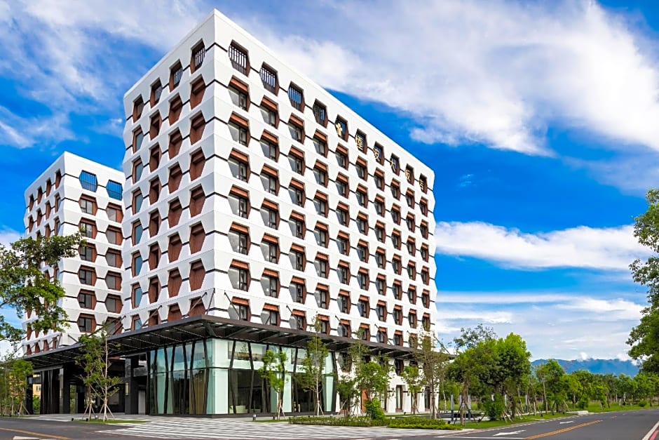 Lakeshore Hotel Yilan