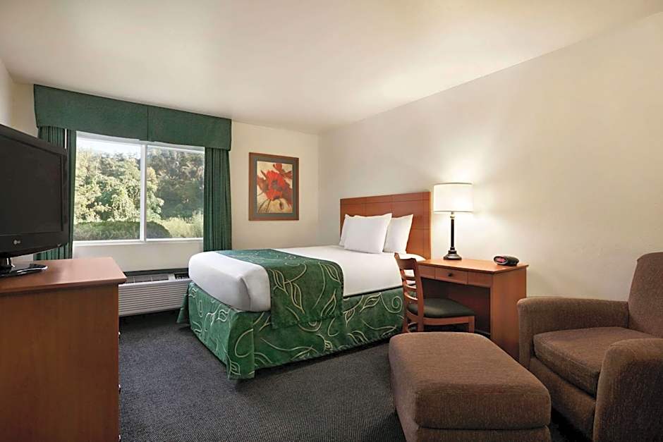 Travelodge by Wyndham Low Moor Near Covington