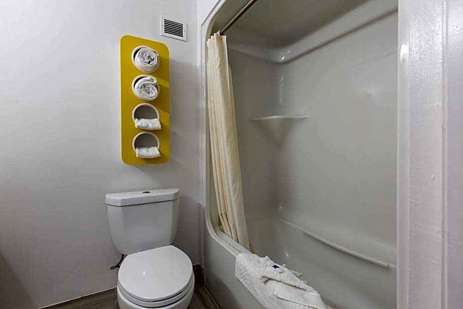 Motel 6-Suwanee, GA - Gwinnett Center
