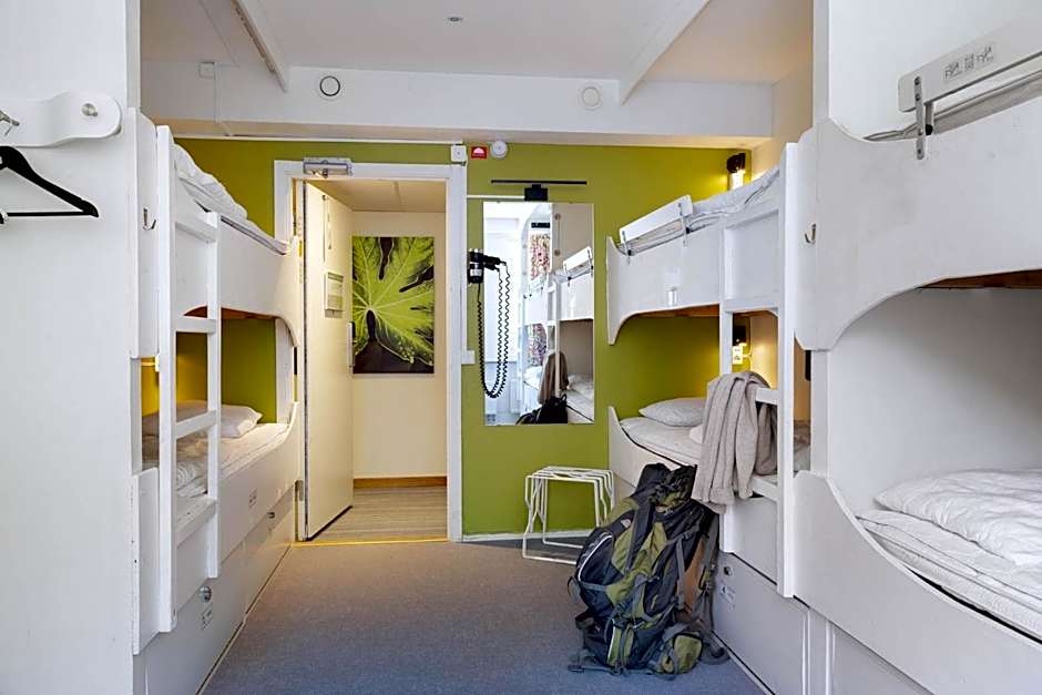 Slottsskogens Hostel