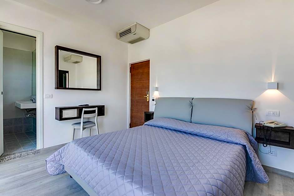 MARITTIMO Riccione - Hotel Clipper FRONTE MARE