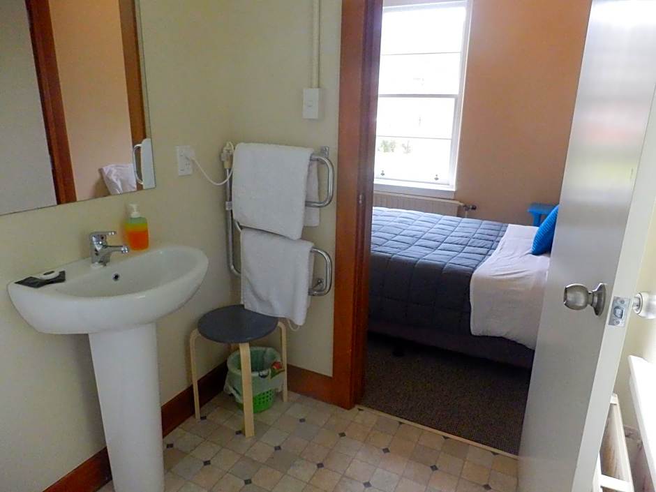 Thomas's Catlins Lodge and Camp Ground