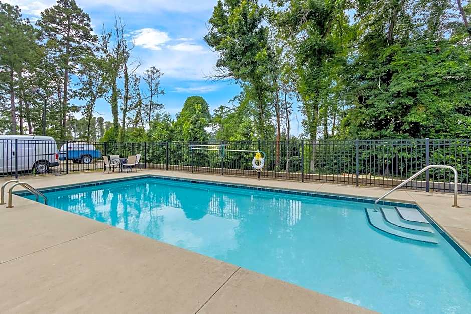 Econo Lodge Inn & Suites Cayce I-26 Airport