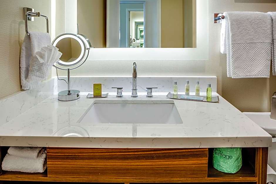 DoubleTree by Hilton Huntington, WV