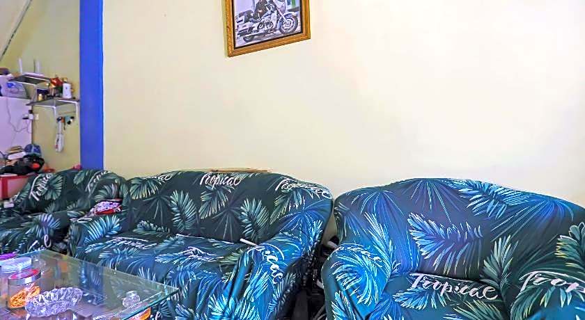 Hotel O Penginapan LorraNearPasar Oleh Oleh